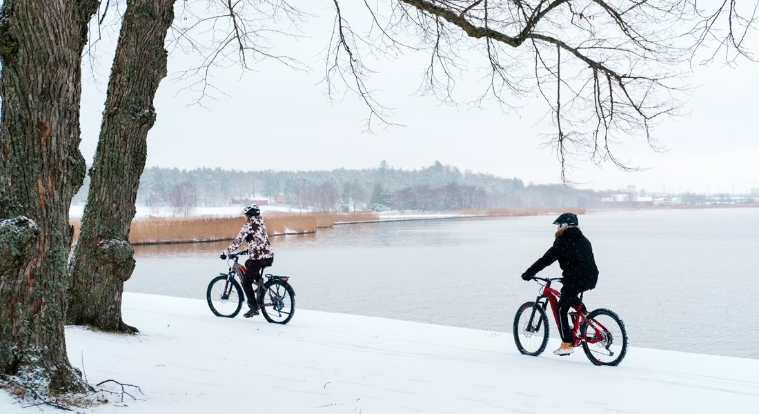 Sähköpyörä sopii talven ulkoiluun ja työmatkoihin
